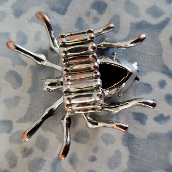 7 Items Bundle Spider Ring Spider Bracelet Halloween Pin Tarantula Ring - Picture 12 of 16